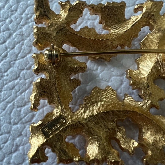 Crown Trifari, 60s vintage gold plated square oak leaves brooch - Picture 5 of 5